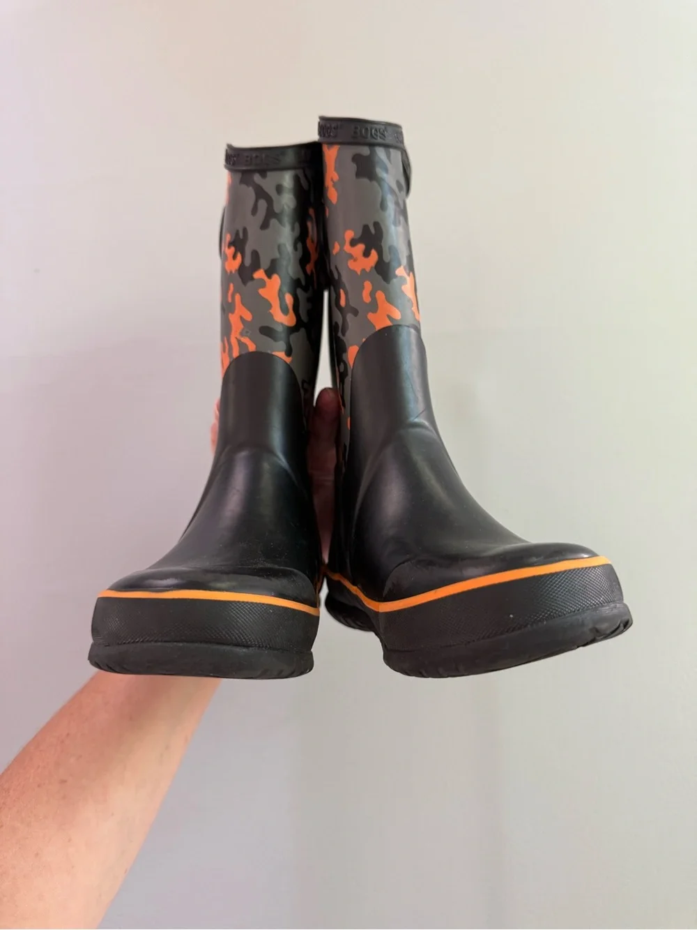 BOGS Neo Camo Tall Rain Boots Kids Boys Toddler Boots Size 13 Black & Orange